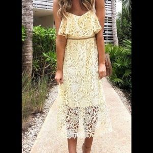 ASTR the label yellow lace midi dress